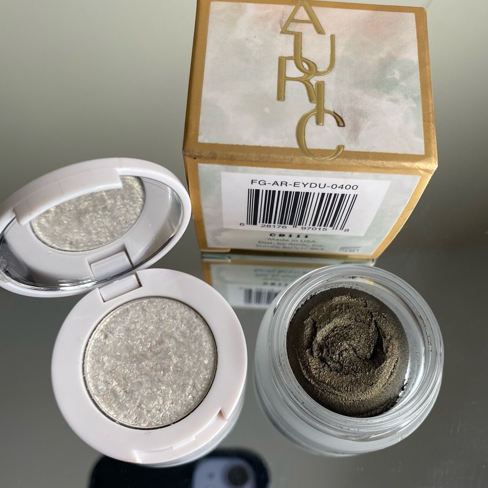 Auric Smoke Reflect in Entice.